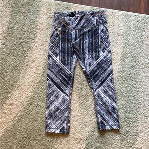 Lululemon Wunder Under 23” pants